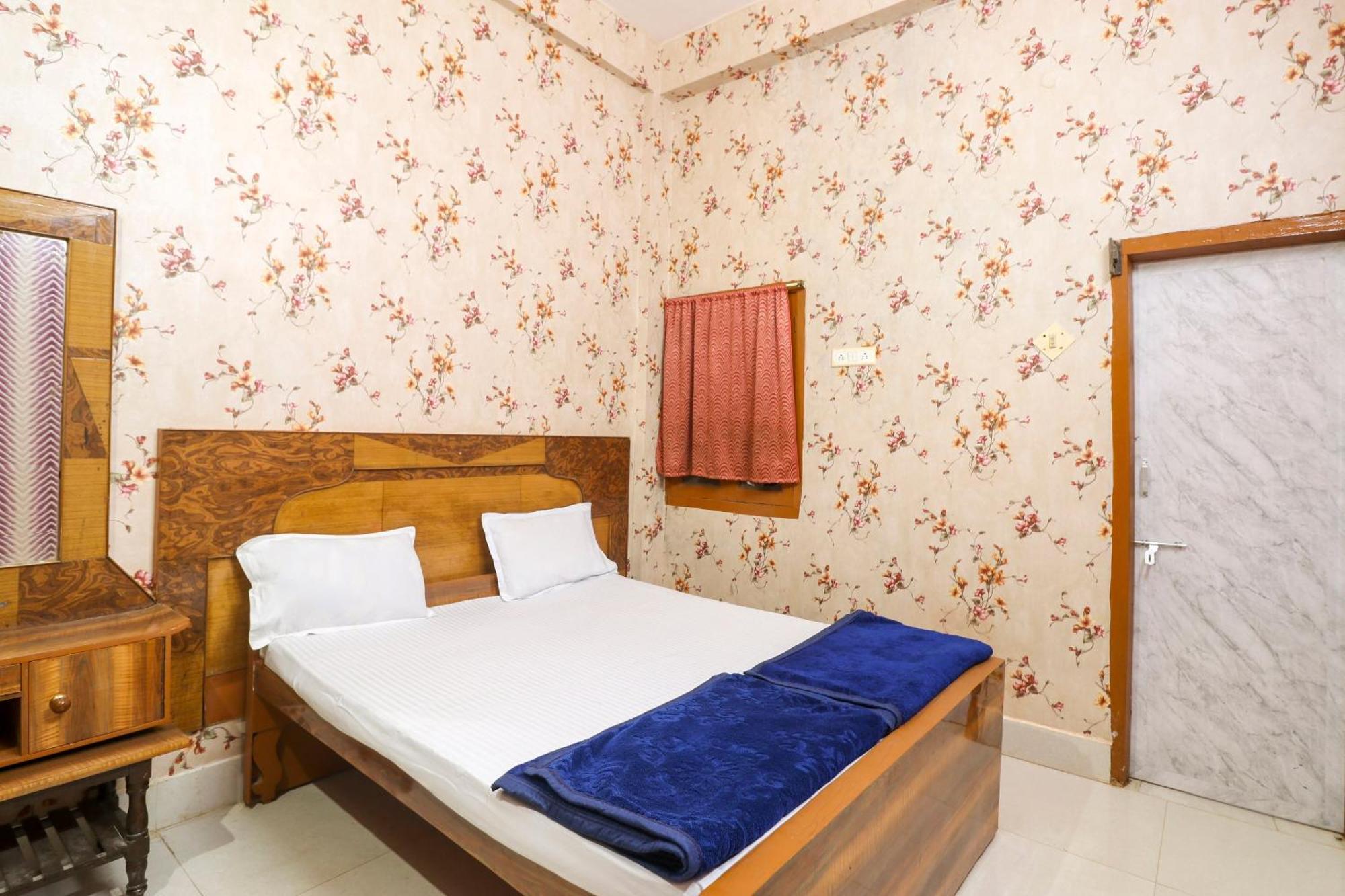 Spot On Hotel Poonam Jagdalpur Bagian luar foto